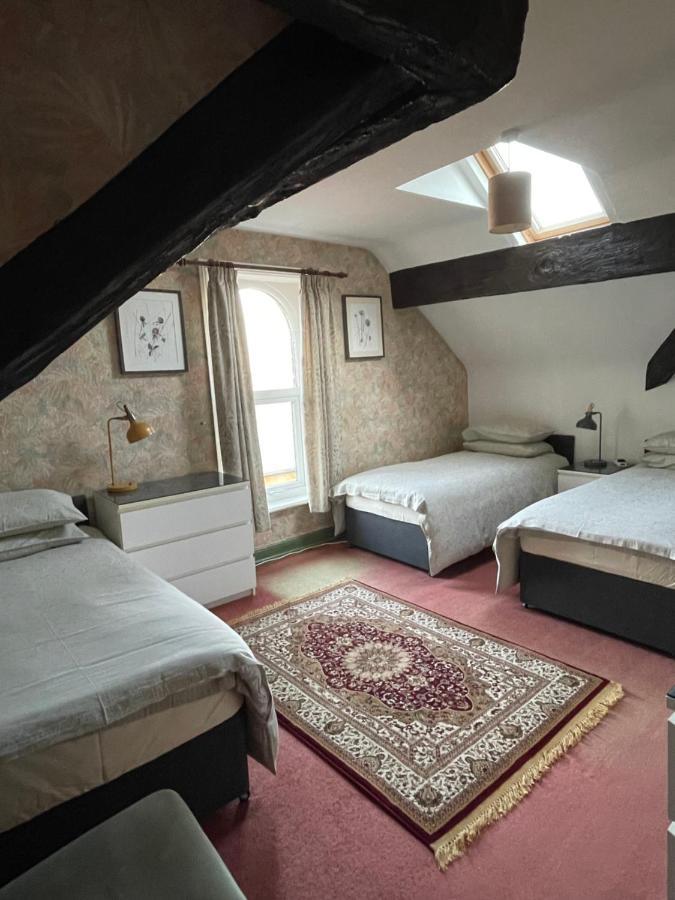 Chimneys Guest House ブラックバーン エクステリア 写真