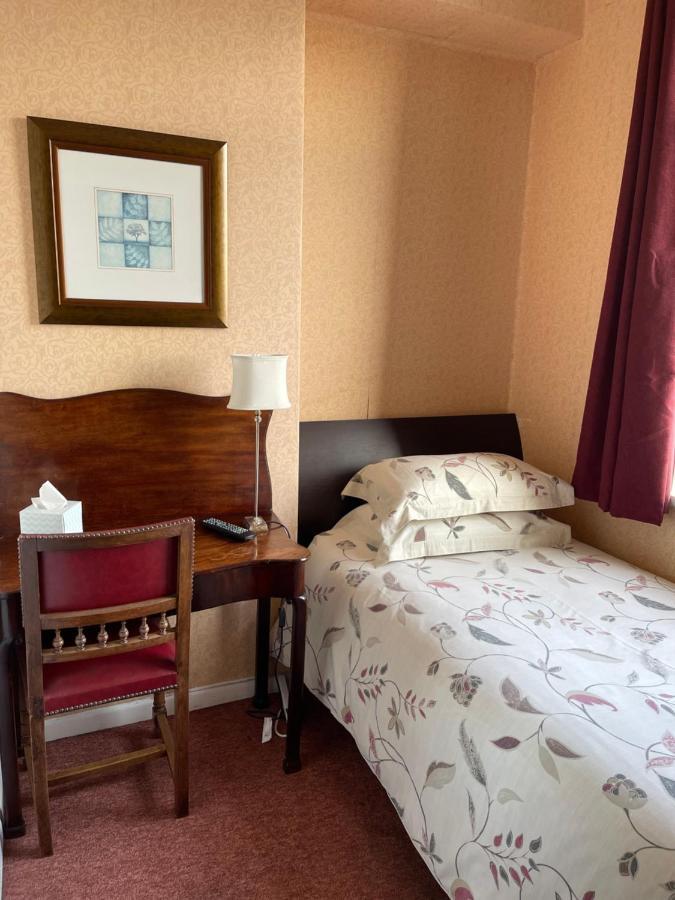 Chimneys Guest House ブラックバーン エクステリア 写真