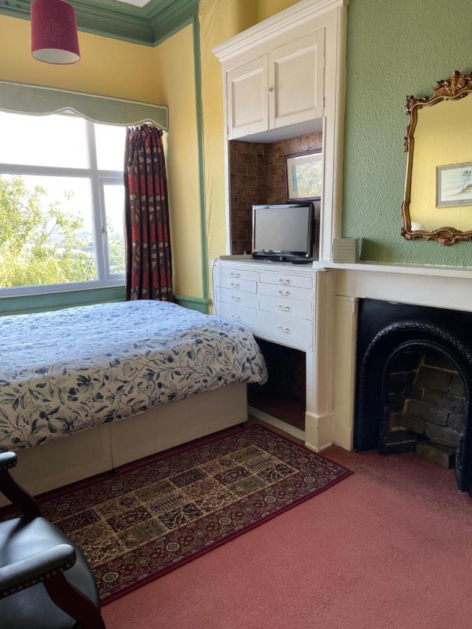 Chimneys Guest House ブラックバーン エクステリア 写真
