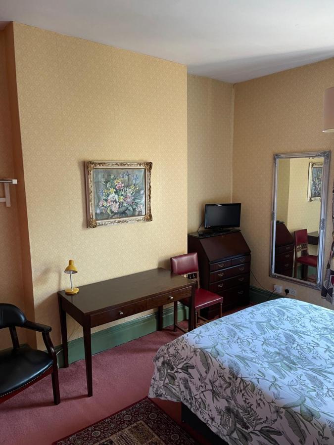 Chimneys Guest House ブラックバーン エクステリア 写真