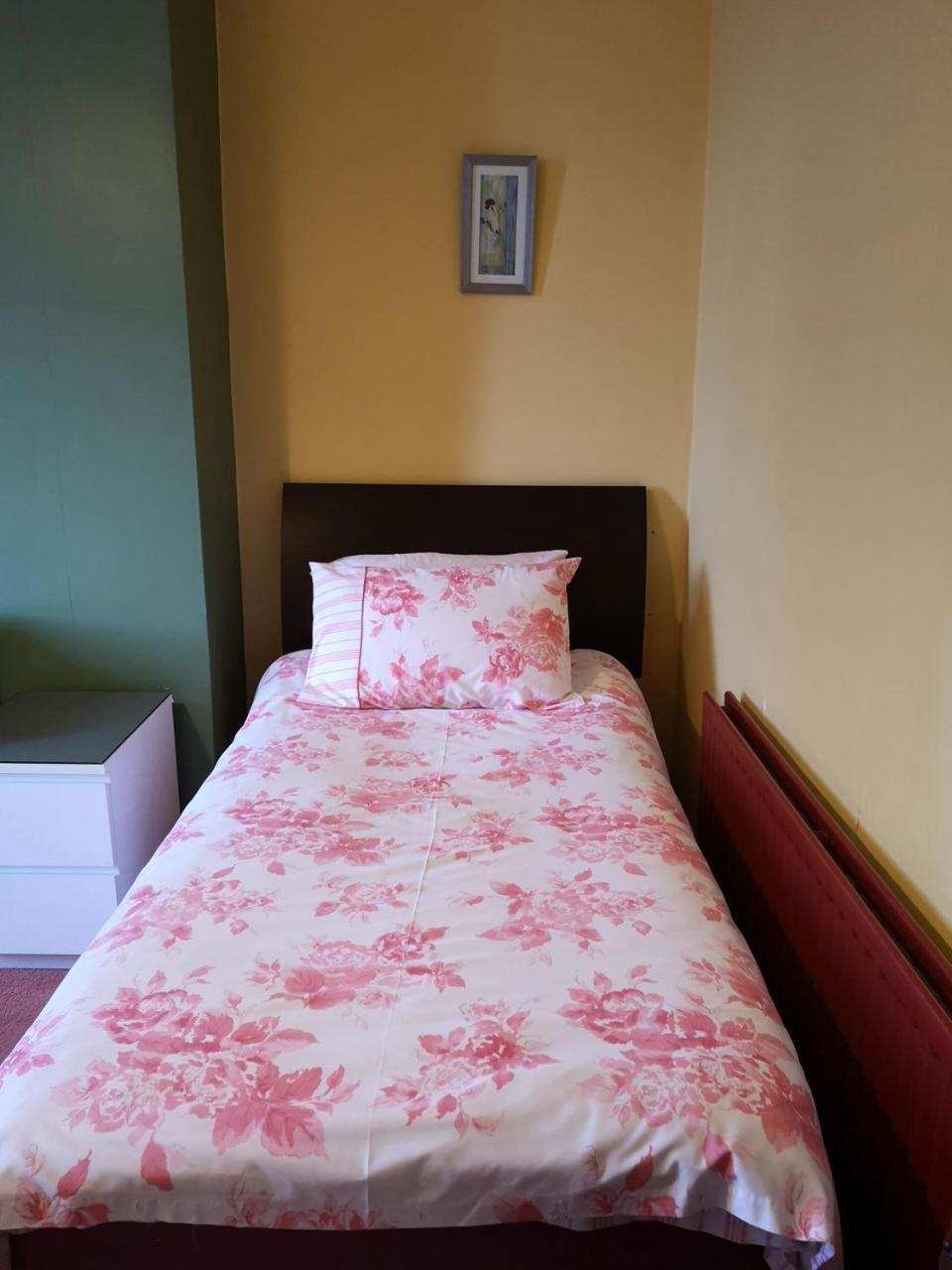 Chimneys Guest House ブラックバーン エクステリア 写真